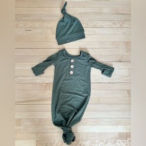 Caden Lane Bamboo Knotted Gown and Hat